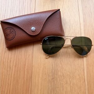 Ray-Ban Gold Frame , Green Lenses Aviator Classic Sunglasses with Brown Case